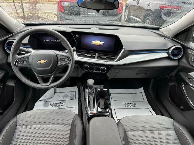 Used 2025 Chevrolet Trax LT FWD image 20