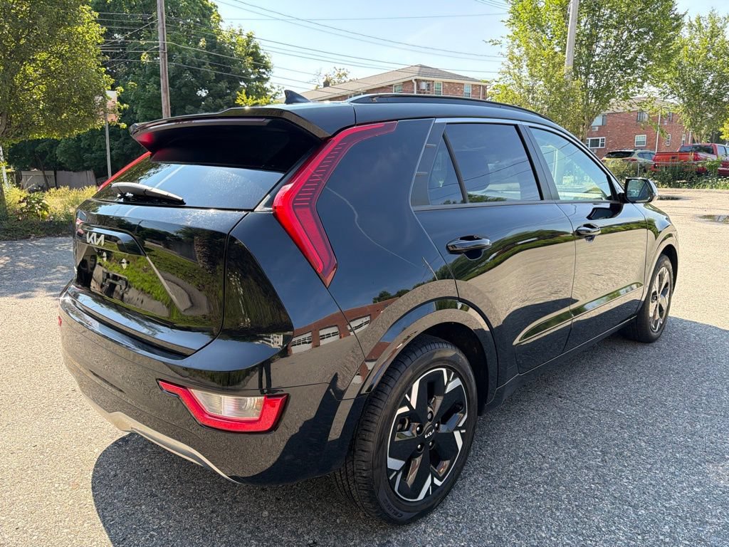 Certified 2023 Kia Niro Wind w/ Wind Preserve Package FWD image 7