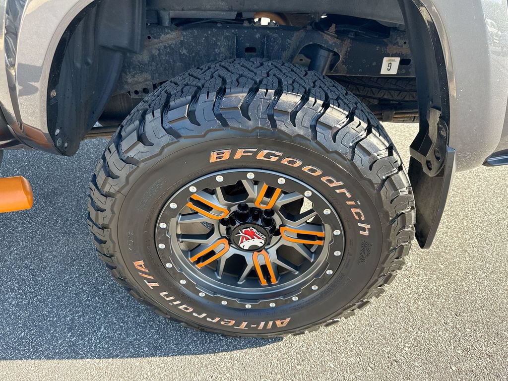 Used 2019 Toyota Tacoma TRD Sport AWD/4WD image 32