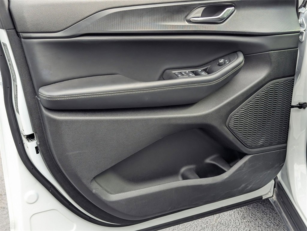 Used 2024 Jeep Grand Cherokee L Laredo image 11