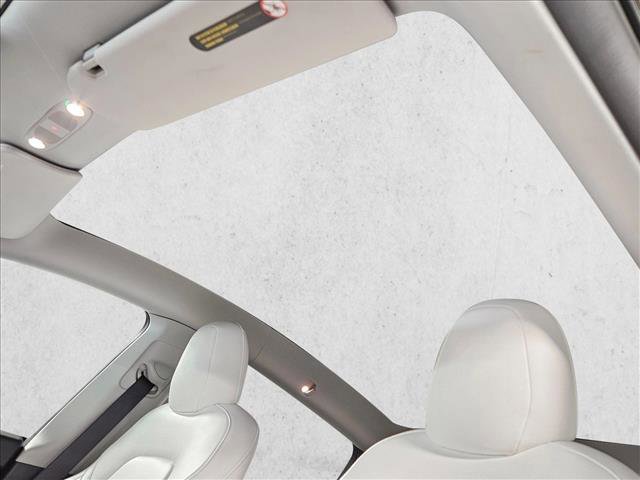 Used 2021 Tesla Model Y Long Range image 16