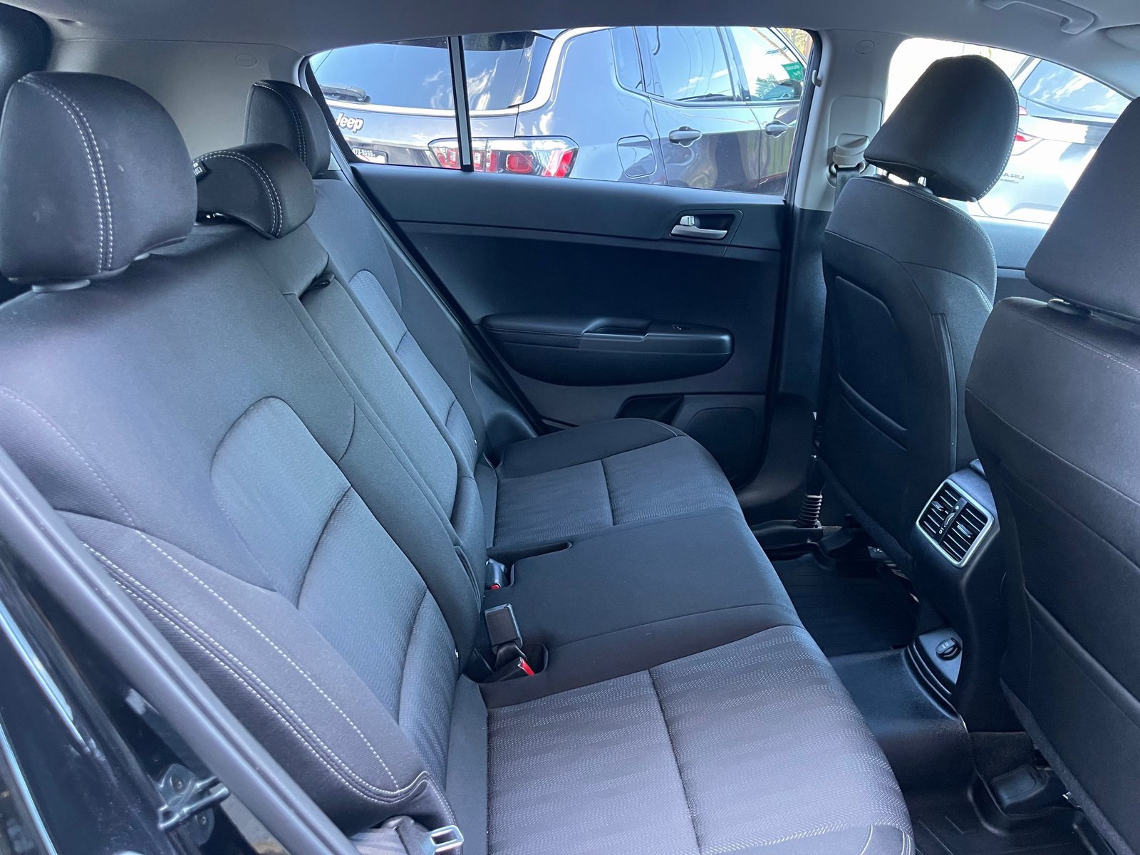 Used 2020 Kia Sportage LX image 25