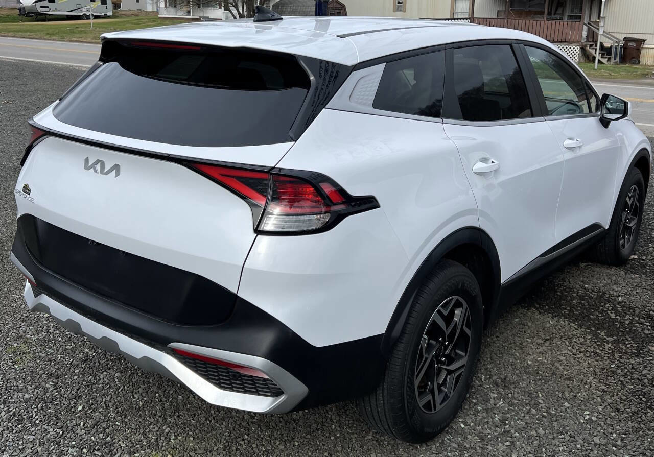 Used 2025 Kia Sportage LX image 3