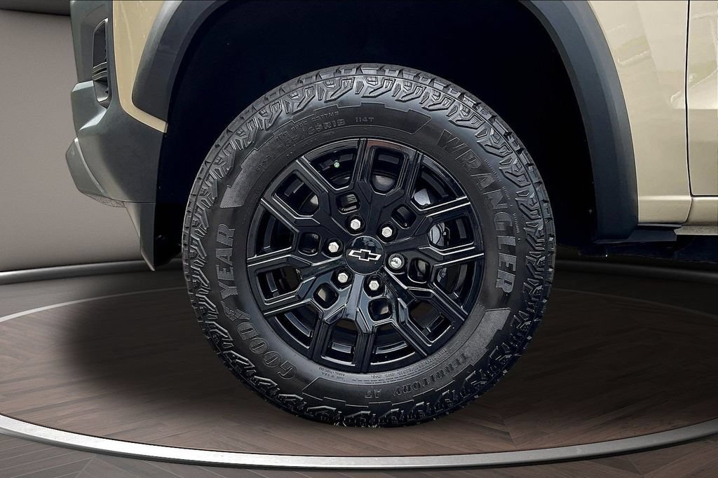 Used 2024 Chevrolet Colorado Trail Boss AWD/4WD image 39