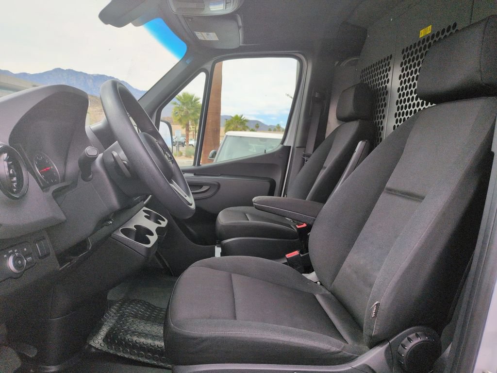 Used 2023 Mercedes-Benz Sprinter 2500 image 14