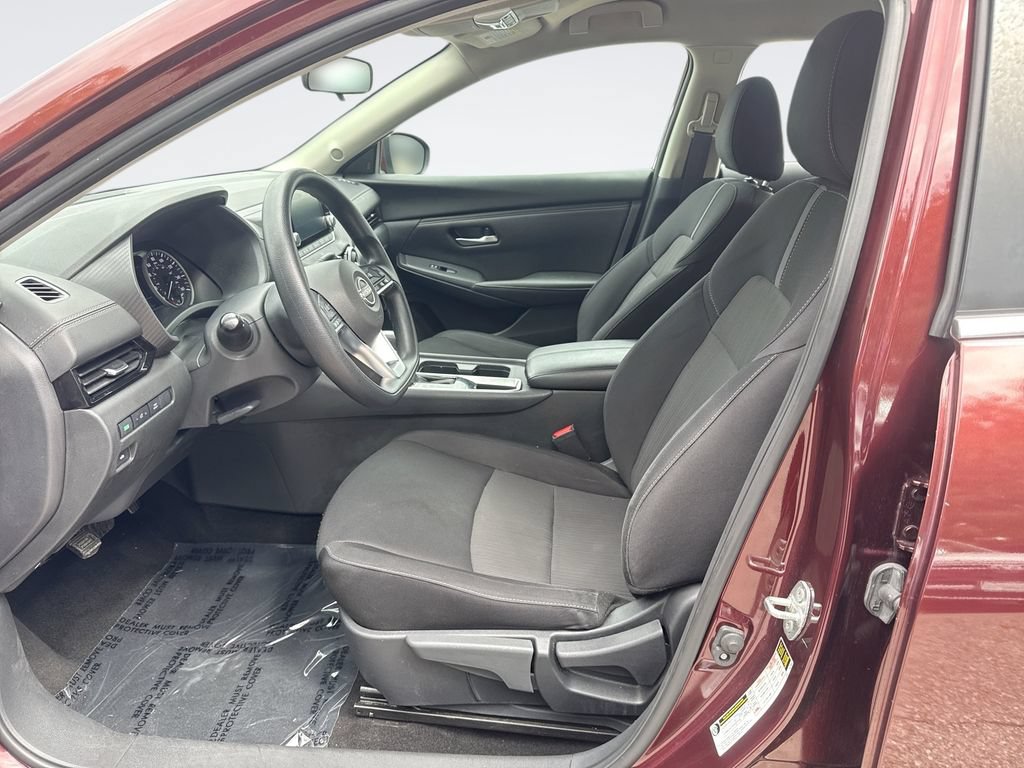Used 2025 Nissan Sentra SV FWD image 13