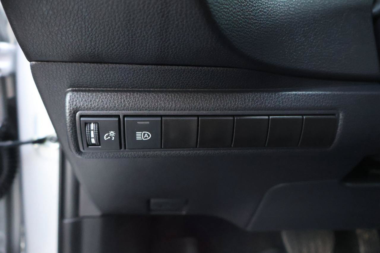 Used 2026 Toyota Corolla LE FWD image 11