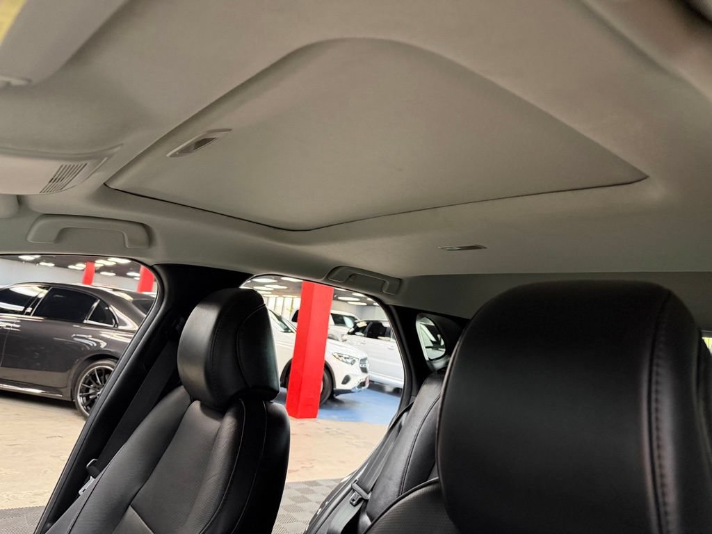 Used 2022 MAZDA CX-30 AWD 2.5 S w/ Premium Package image 37