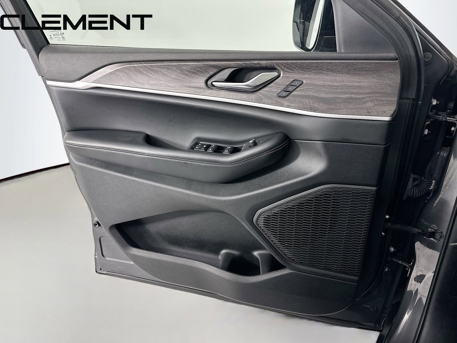 Used 2023 Jeep Grand Cherokee L Limited w/ Trailer Tow Group (B) image 27