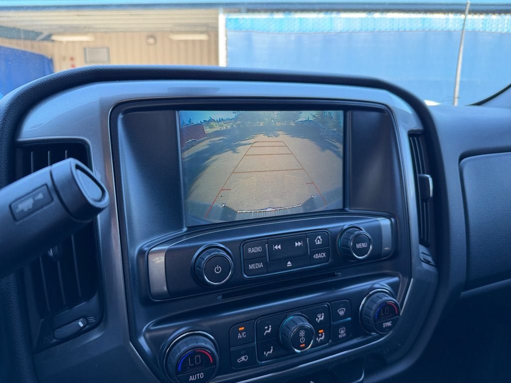 Used 2018 Chevrolet Silverado 1500 LT w/ LT Eassist Package AWD/4WD image 17