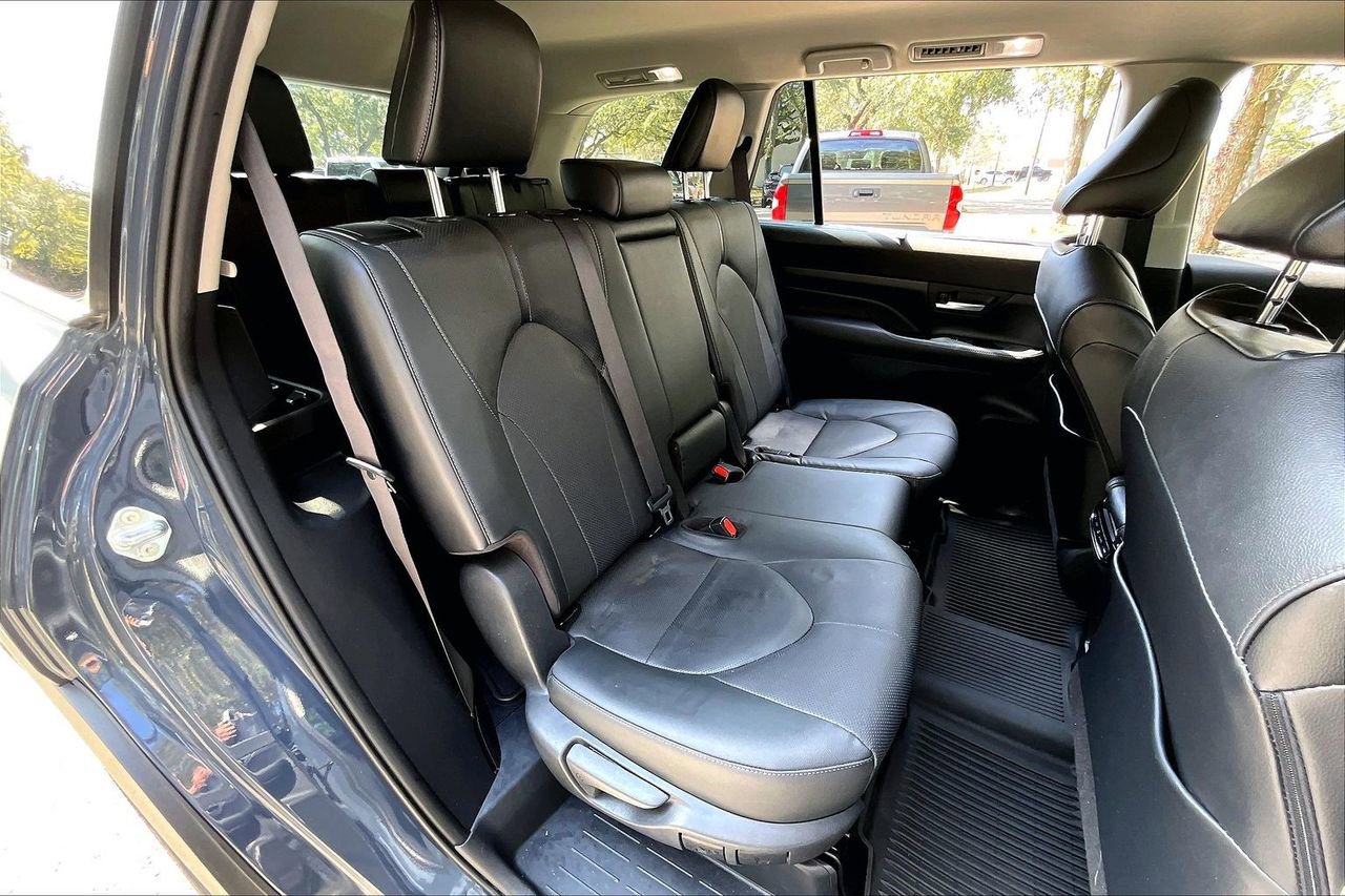 Used 2024 Toyota Grand Highlander Limited image 22