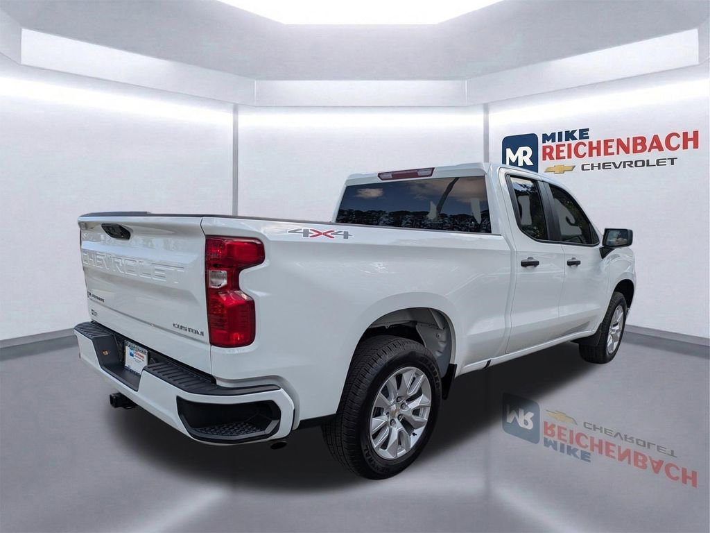 Used 2026 Chevrolet Silverado 1500 Custom image 4