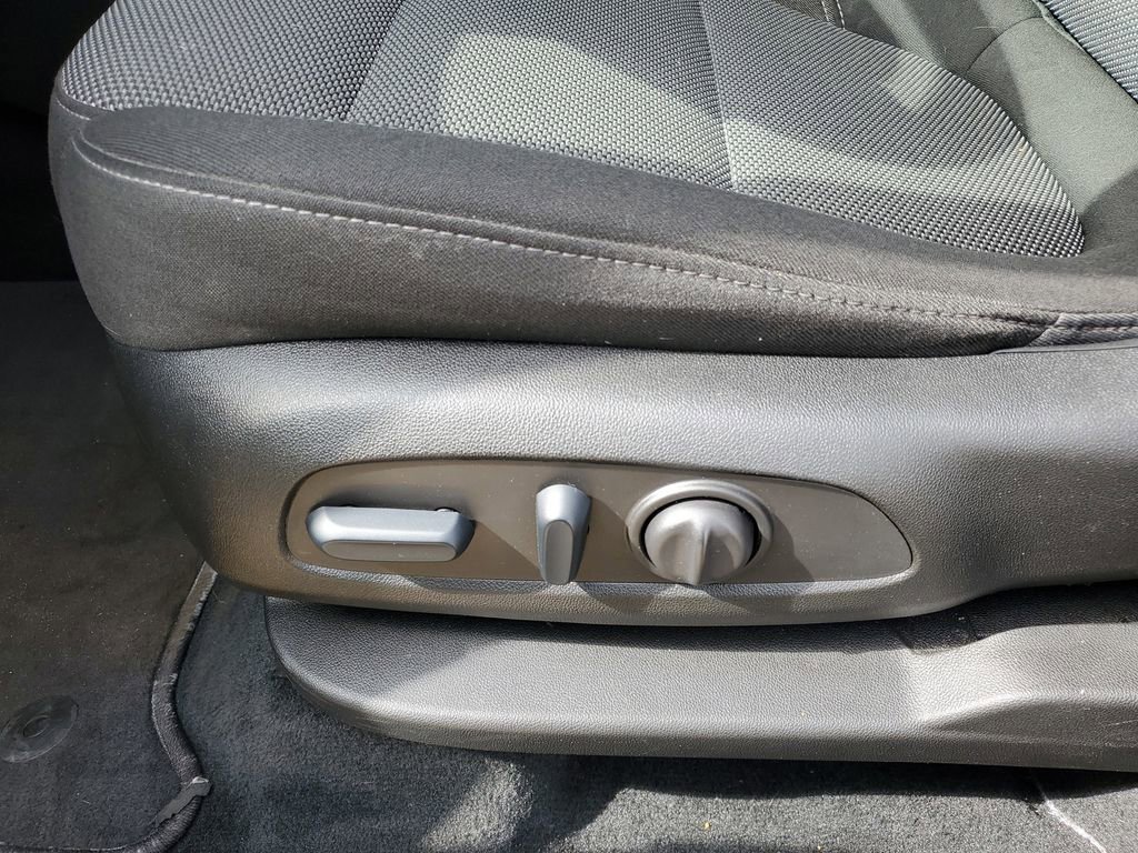 Certified 2023 Chevrolet Traverse LT image 6