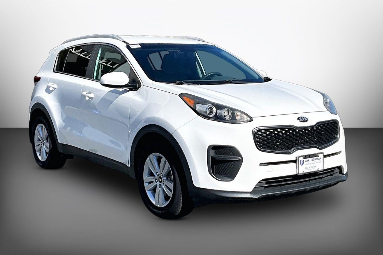 Used 2017 Kia Sportage LX w/ LX Popular Package FWD image 2