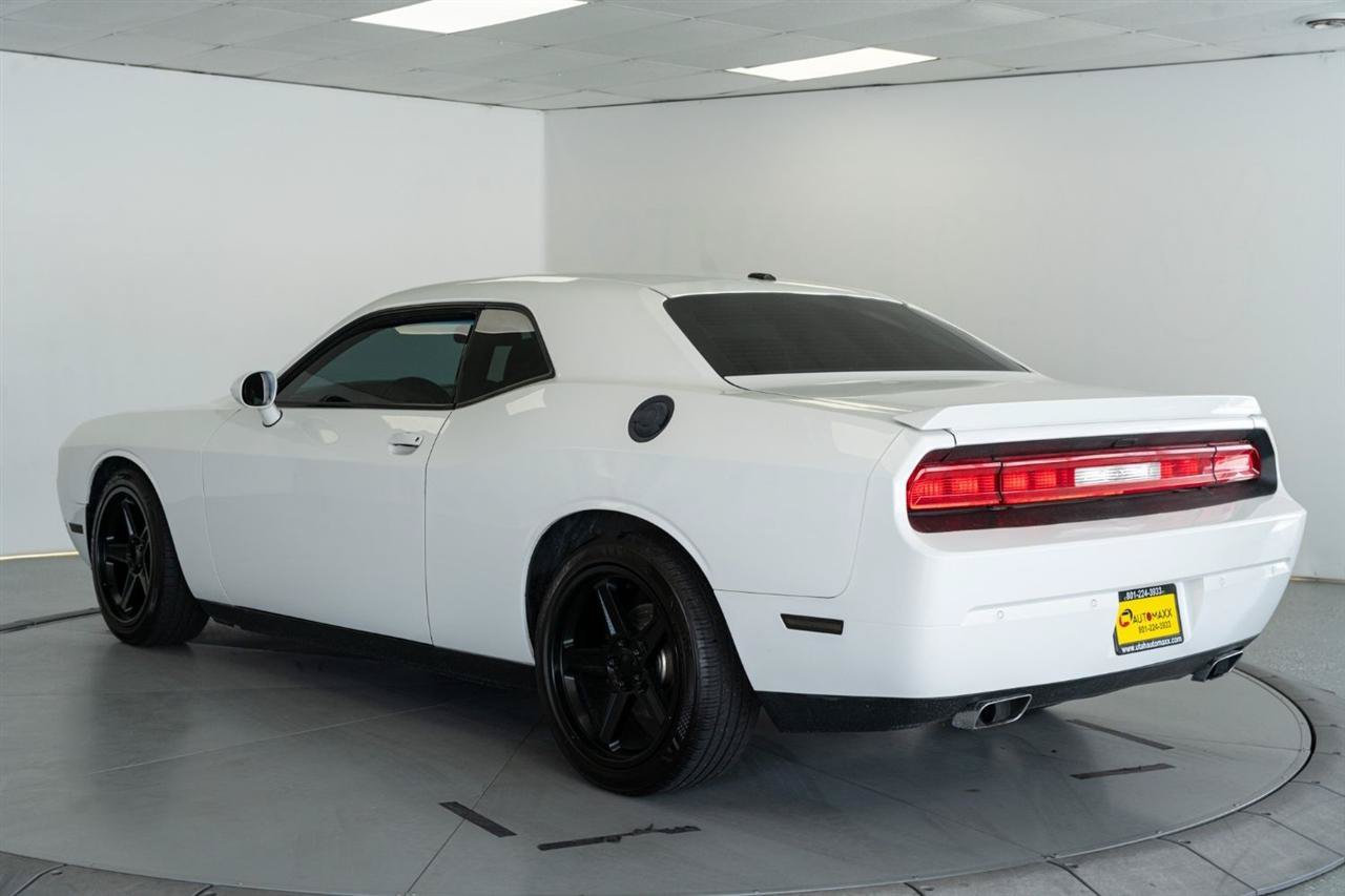 Used 2013 Dodge Challenger R/T Plus RWD image 5