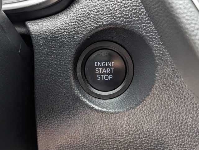 Used 2025 Toyota Corolla Cross XLE w/ Convenience Package FWD image 18