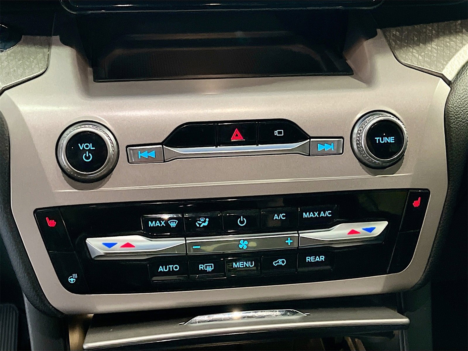 Used 2023 Ford Explorer Timberline w/ Timberline Technology Package image 16