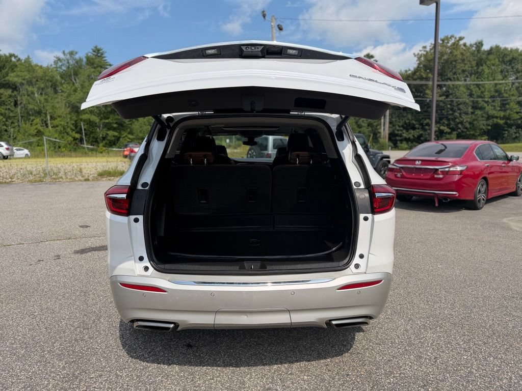 Used 2019 Buick Enclave Avenir w/ Avenir Technology Package AWD/4WD image 13