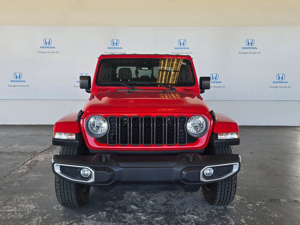 Used 2024 Jeep Gladiator Sport AWD/4WD image 2