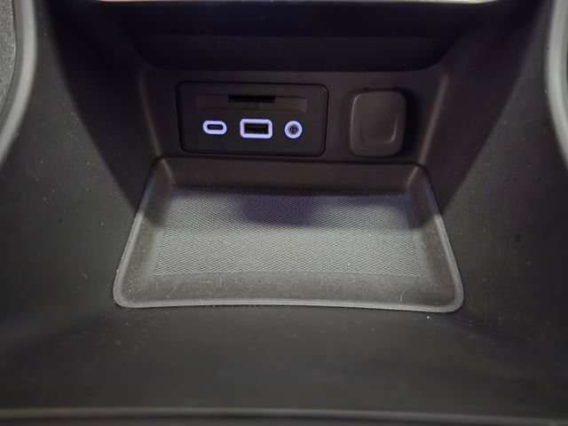 Used 2021 GMC Terrain SLT w/ LPO, Floor Liner Package AWD/4WD image 23