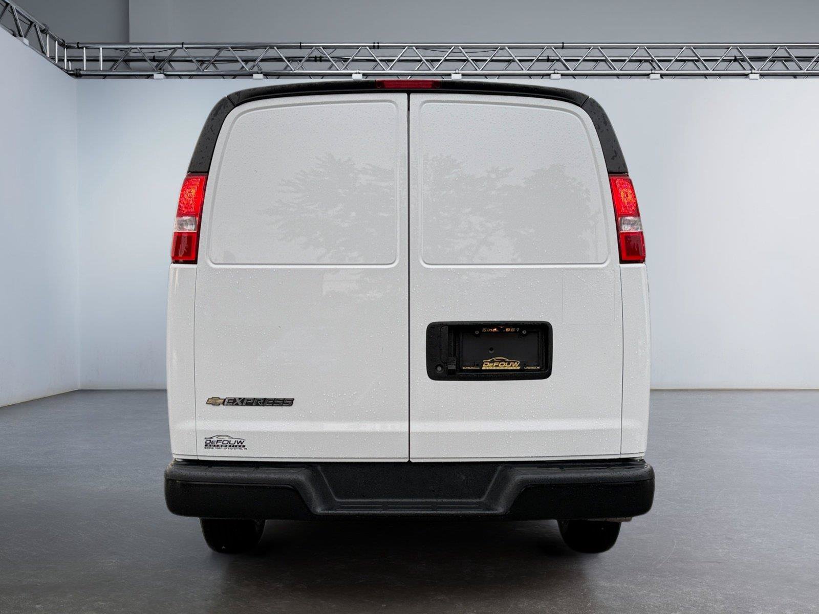Used 2025 Chevrolet Express 2500 Extended w/ Driver Convenience Package RWD image 4