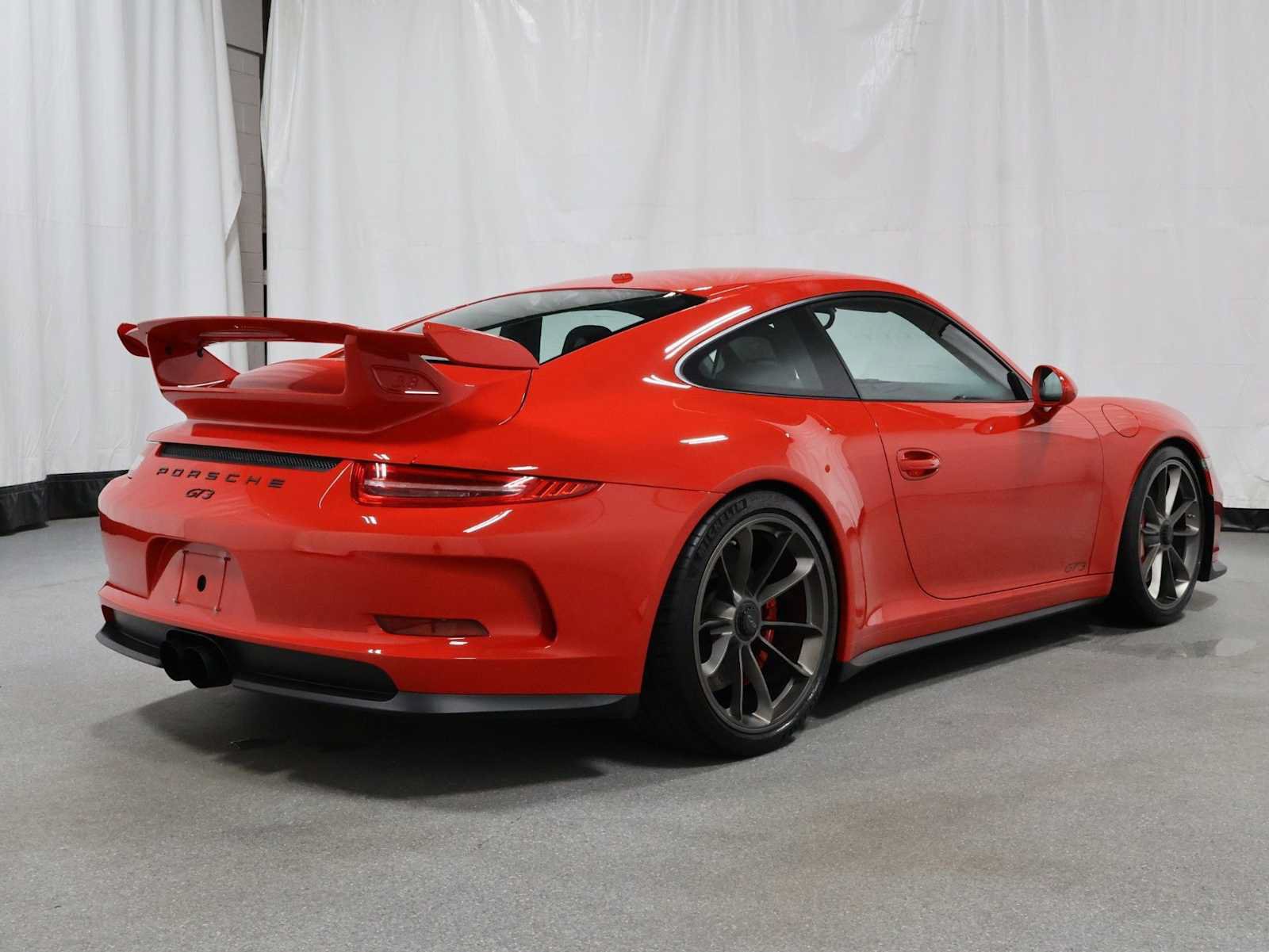 Used 2015 Porsche 911 GT3 RWD image 9