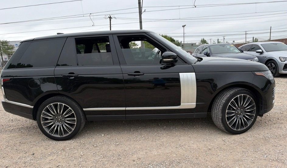 Used 2022 Land Rover Range Rover Westminster Edition image 2