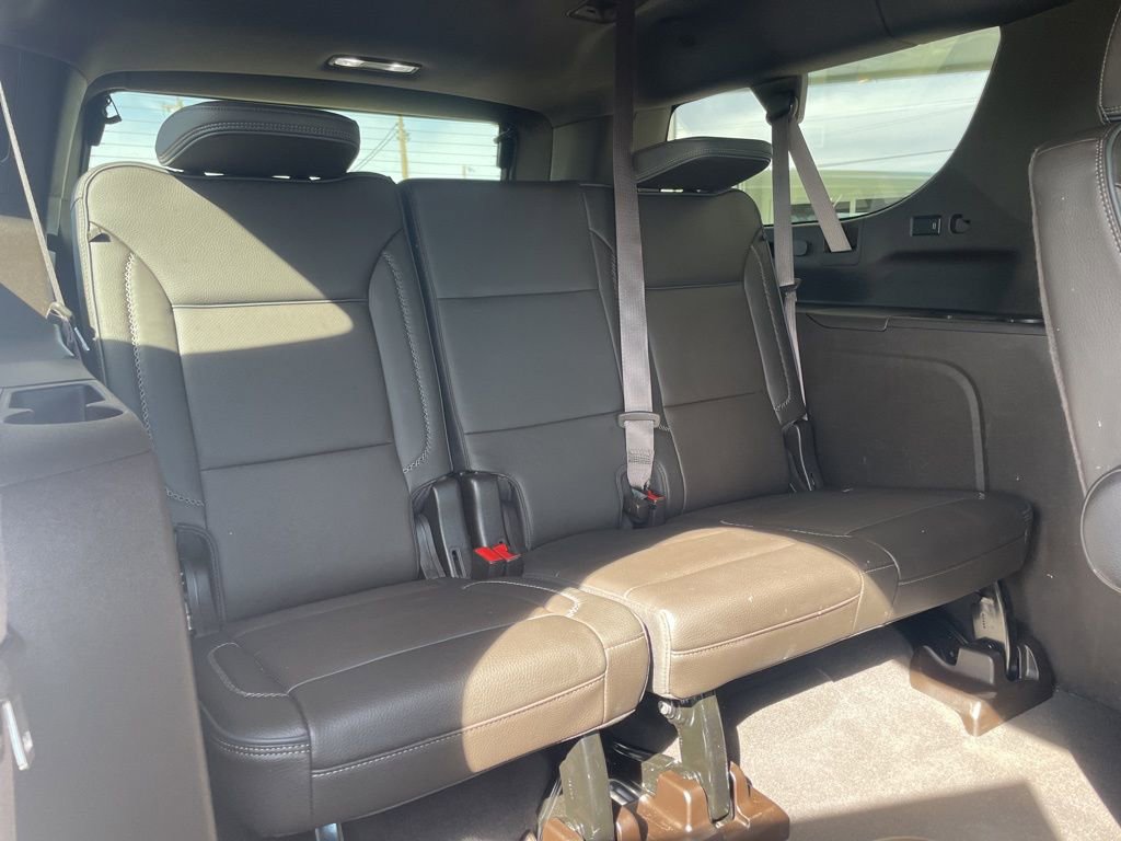Used 2024 GMC Yukon XL Denali w/ Advanced Technology Package AWD/4WD image 32