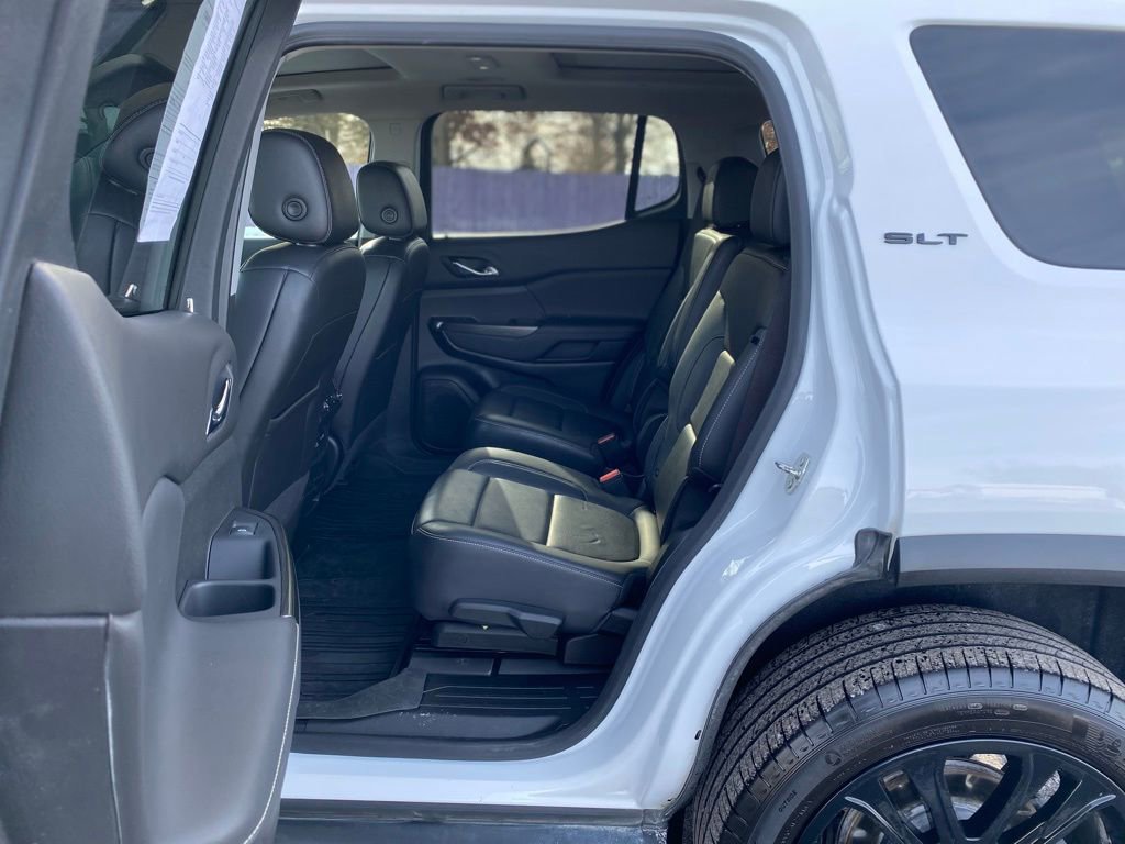 Used 2023 GMC Acadia SLT w/ Elevation Edition image 18