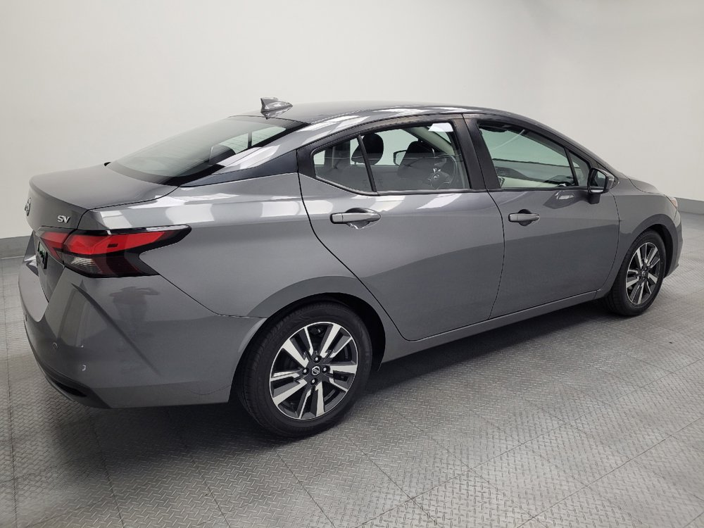 Used 2021 Nissan Versa SV FWD image 10