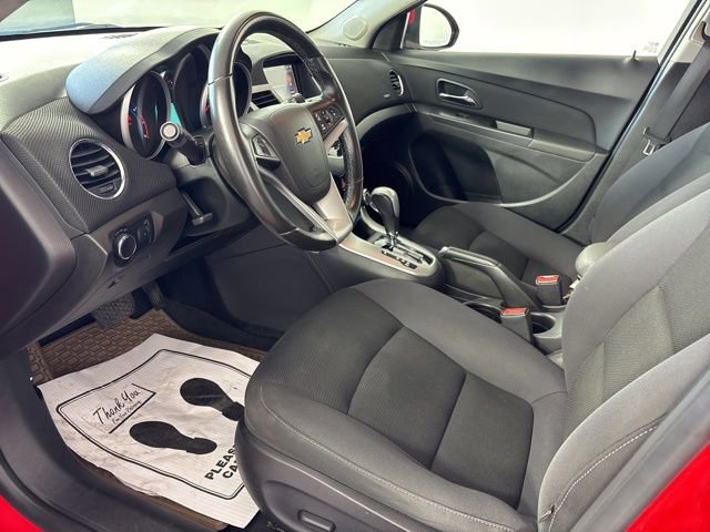 Used 2014 Chevrolet Cruze LT FWD image 2