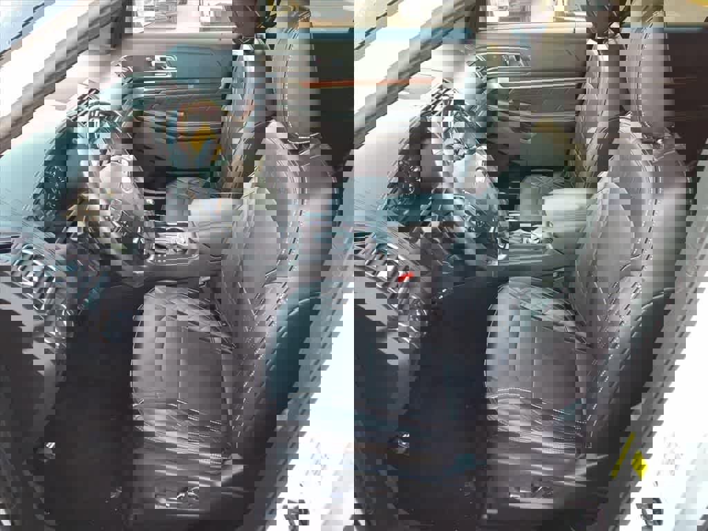 Used 2018 Ford Explorer Platinum image 15