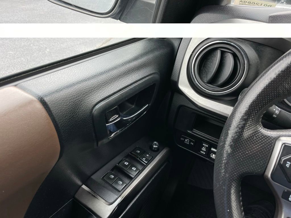 Used 2017 Toyota Tacoma Limited w/ Tow Package image 23