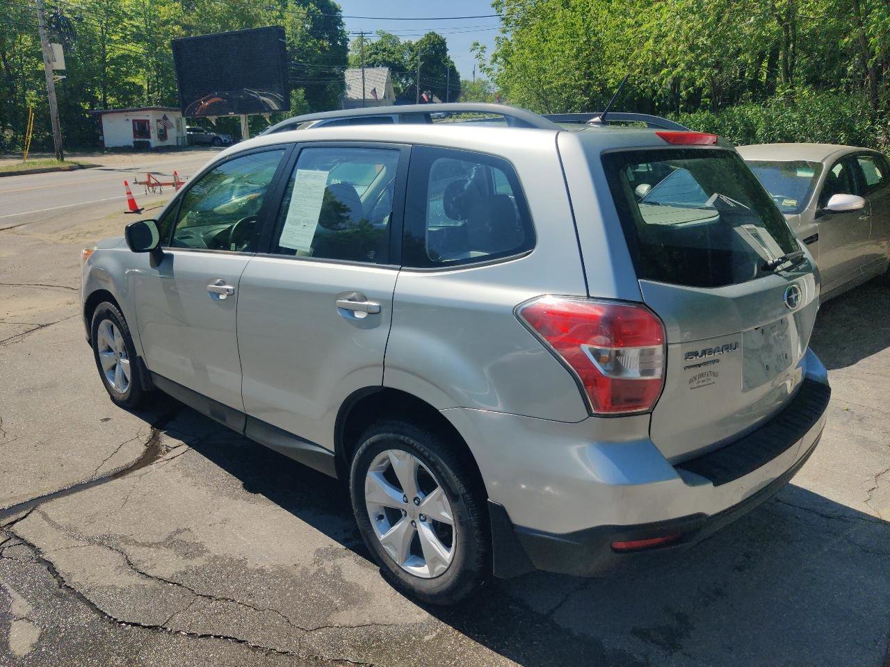 Used 2015 Subaru Forester 2.5i w/ Alloy Wheel Package image 4