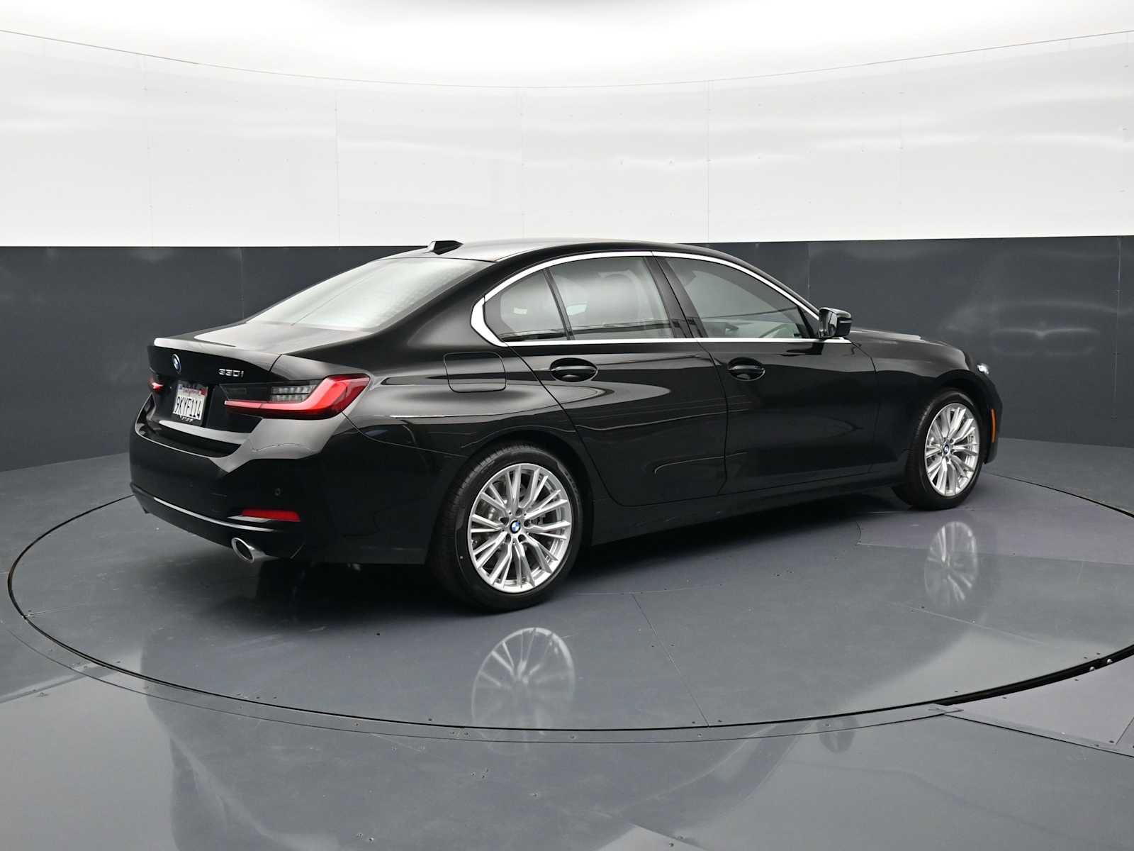Certified 2024 BMW 330i Sedan w/ Premium Package RWD image 5