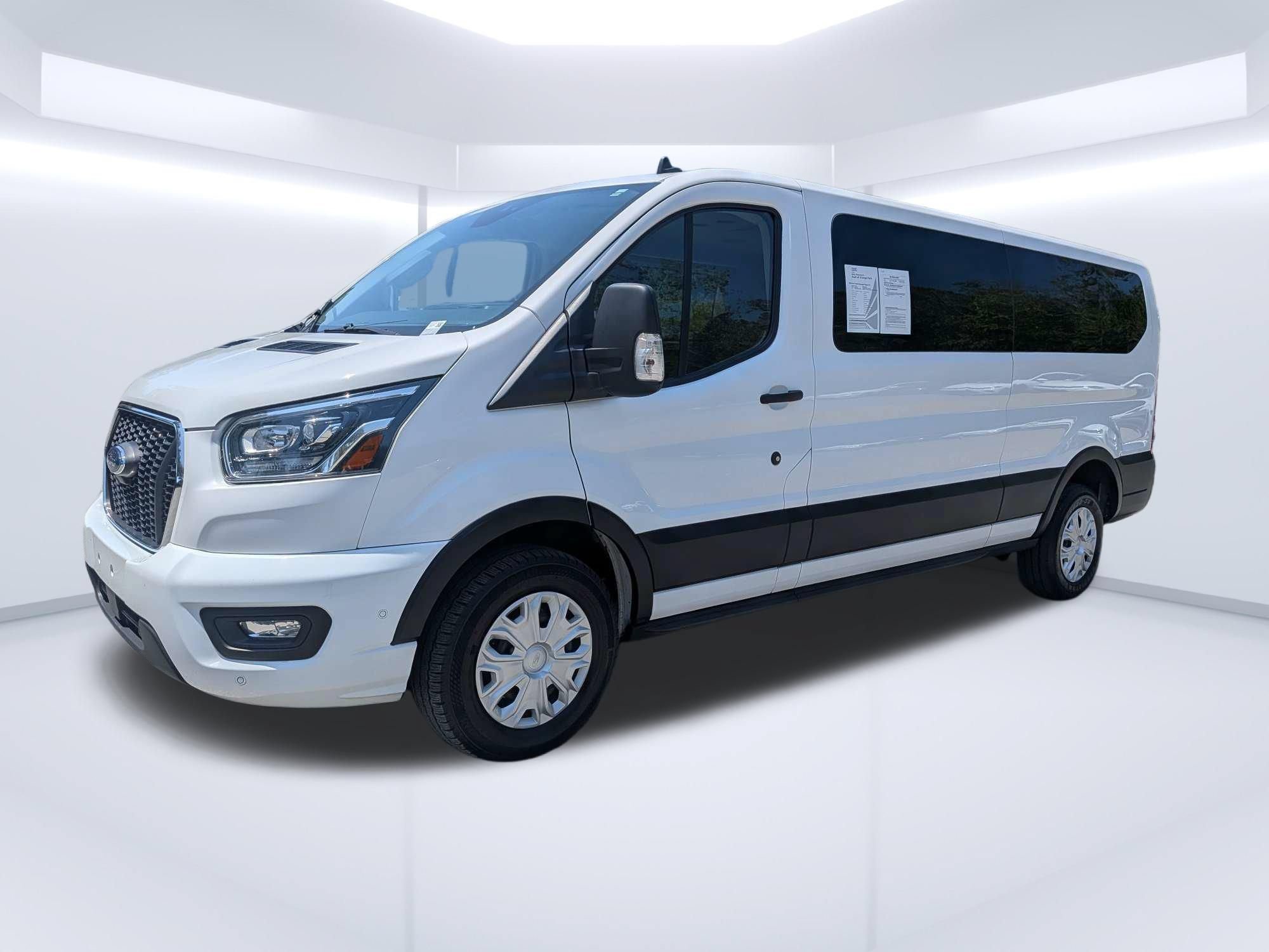 Used 2023 Ford Transit 350 XLT RWD image 7