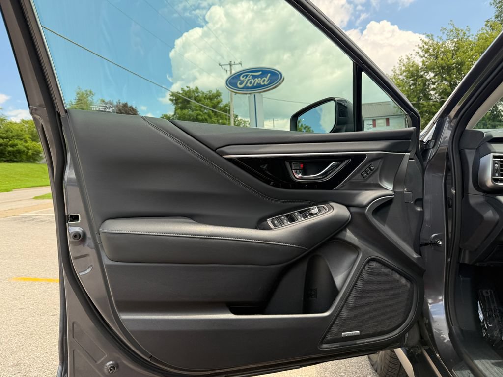 Used 2023 Subaru Outback Limited AWD/4WD image 12