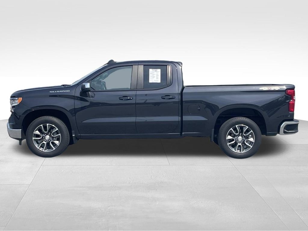 Used 2024 Chevrolet Silverado 1500 LT AWD/4WD image 7