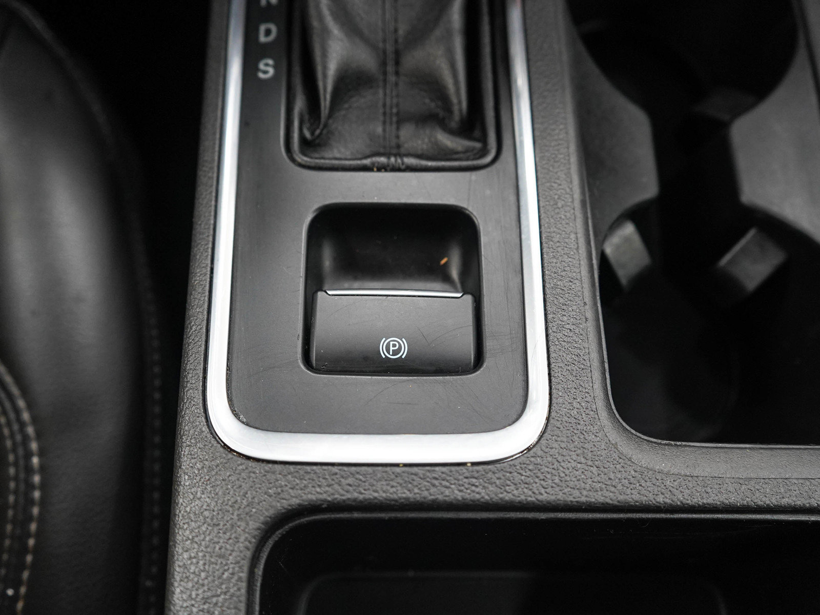Used 2018 Ford Escape SEL AWD/4WD image 25