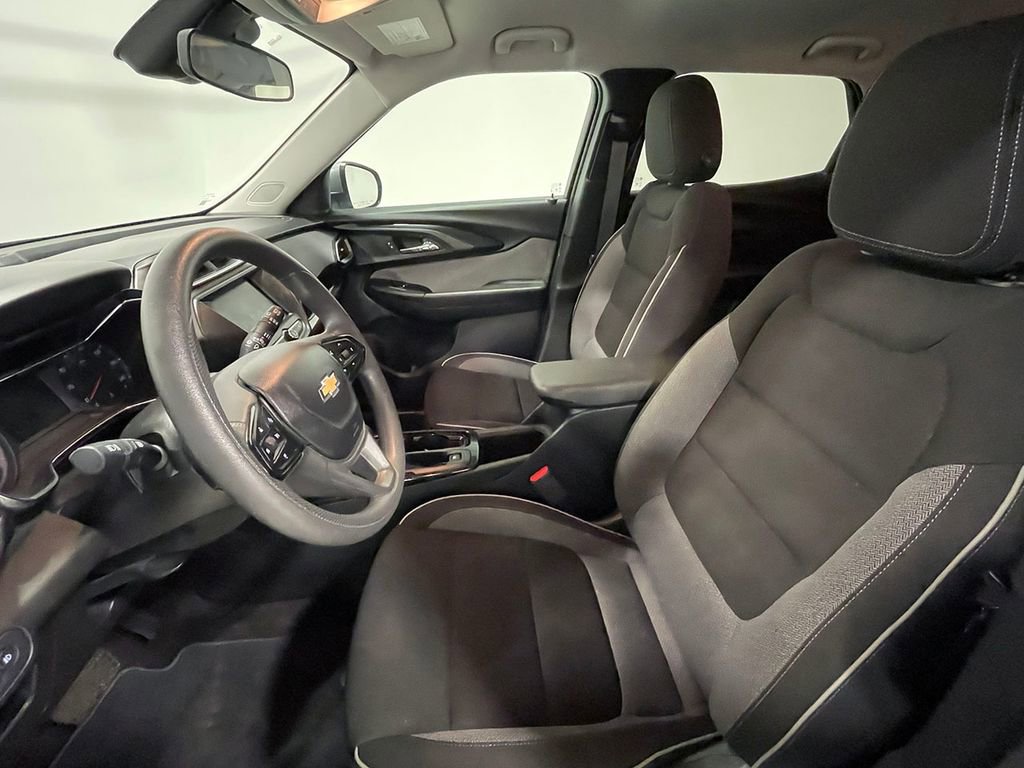 Used 2023 Chevrolet TrailBlazer LT image 3