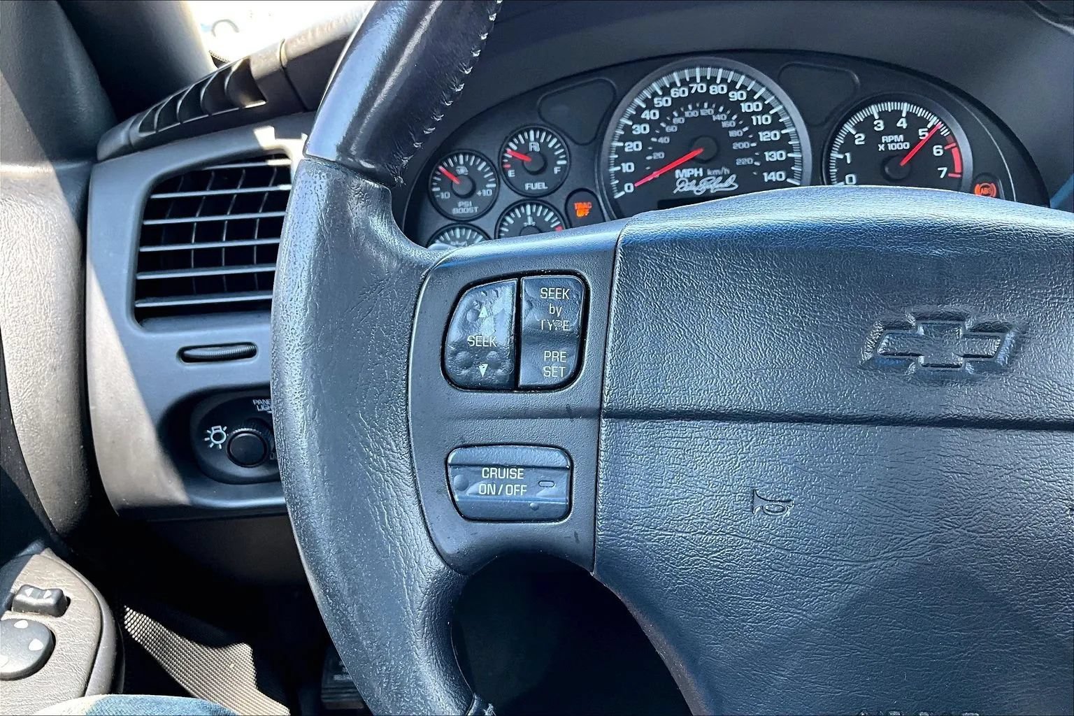 Used 2004 Chevrolet Monte Carlo SS w/ Preferred Equipment Group FWD image 11