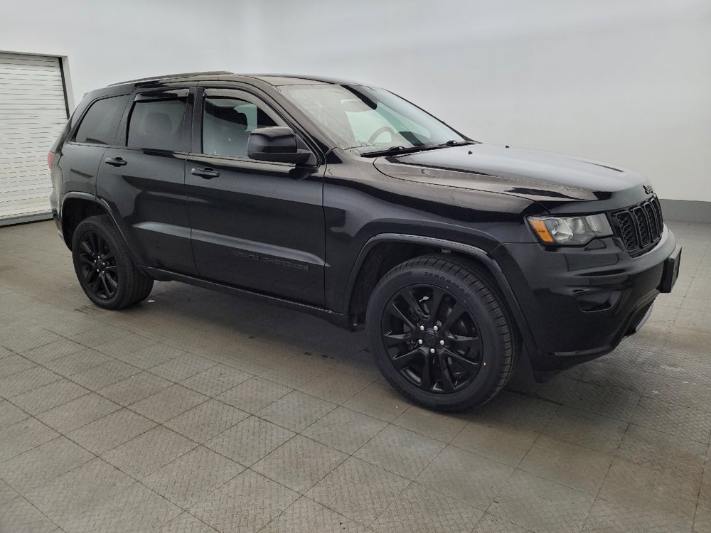 Used 2020 Jeep Grand Cherokee Altitude AWD/4WD image 11