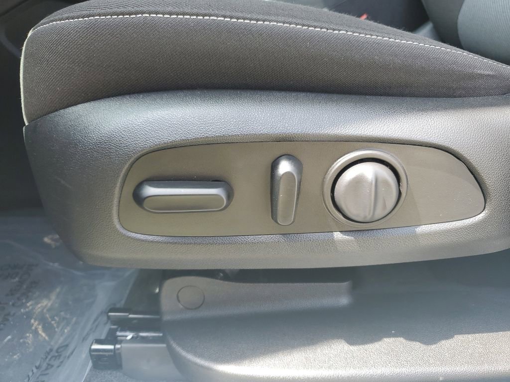 Used 2023 Chevrolet Blazer LT image 21