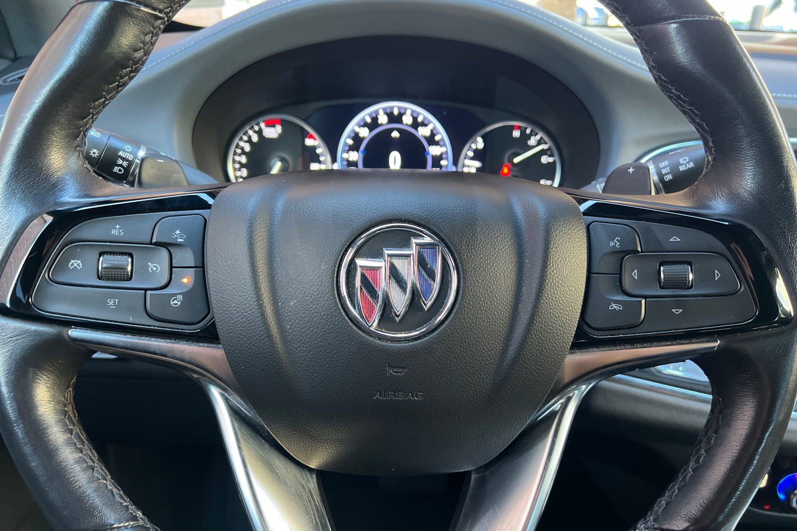 Used 2024 Buick Enclave Premium image 33