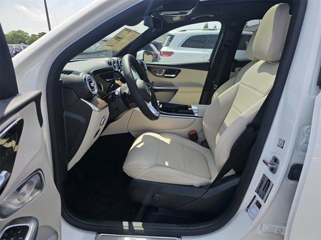 Used 2025 Mercedes-Benz GLC 300 image 22