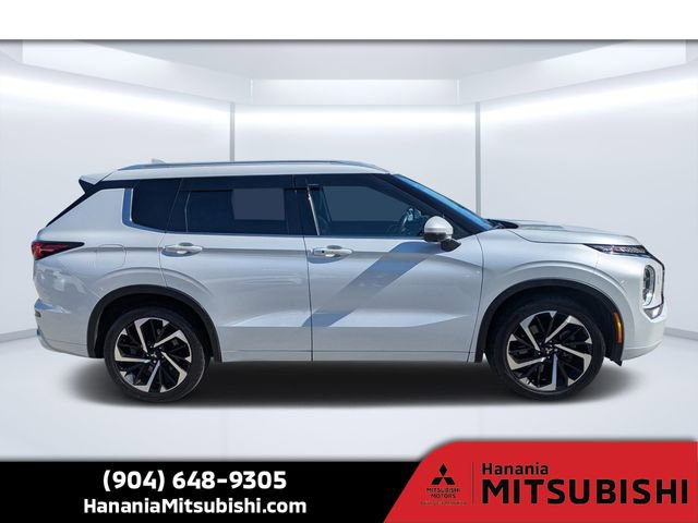 Used 2022 Mitsubishi Outlander SEL image 2