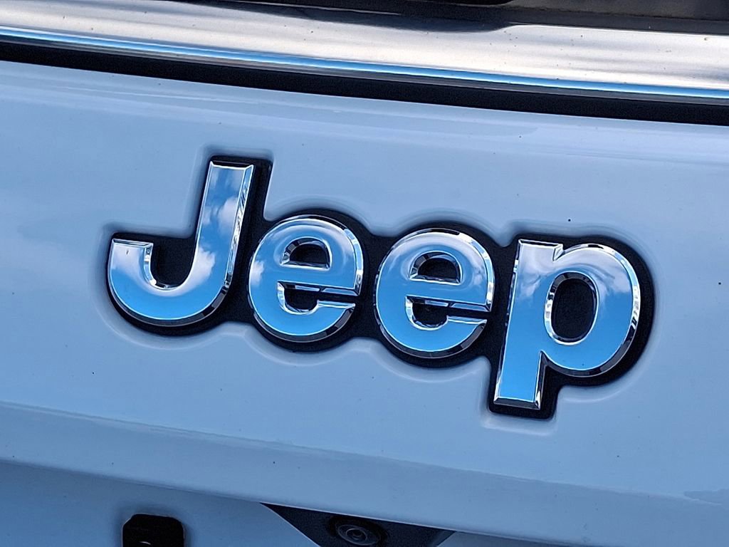 Used 2025 Jeep Compass Limited image 22