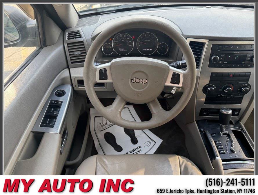 Used 2010 Jeep Grand Cherokee Laredo AWD/4WD image 13