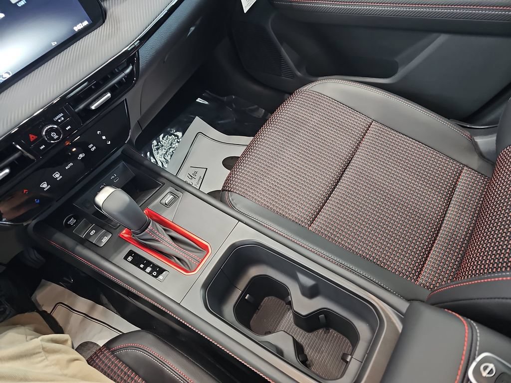 New 2026 Nissan Kicks SR w/ SR Premium Package FWD image 27