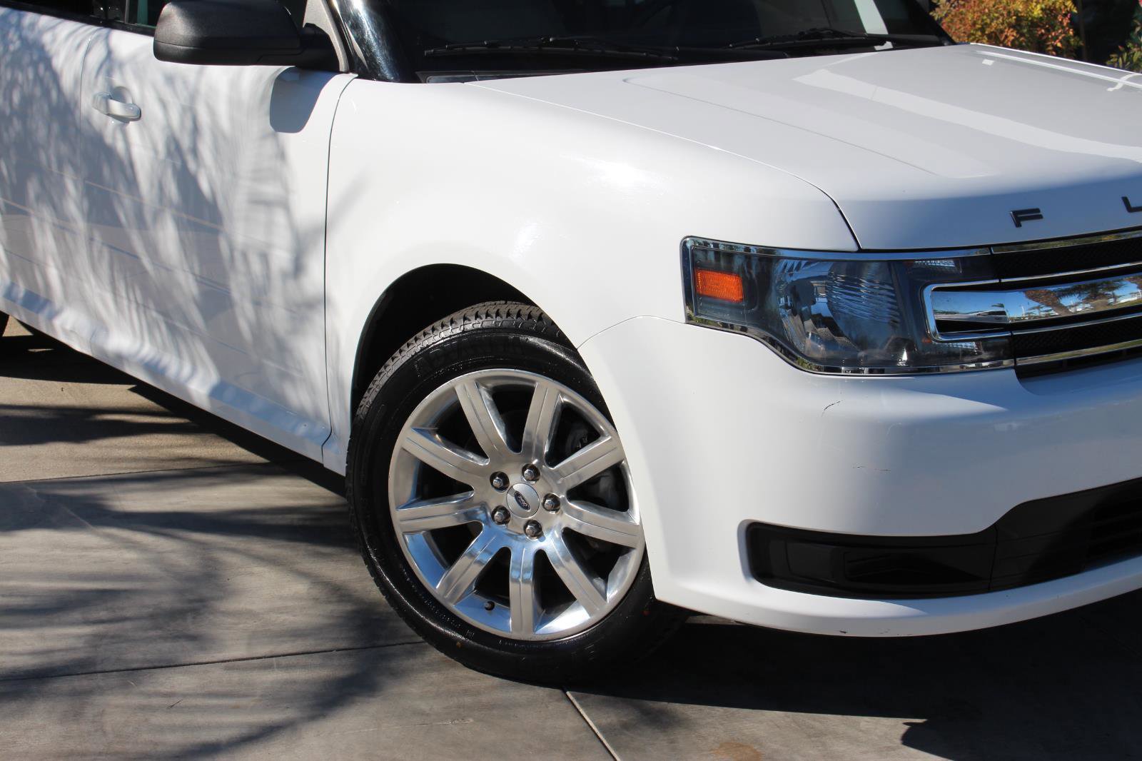 Used 2018 Ford Flex SE image 3